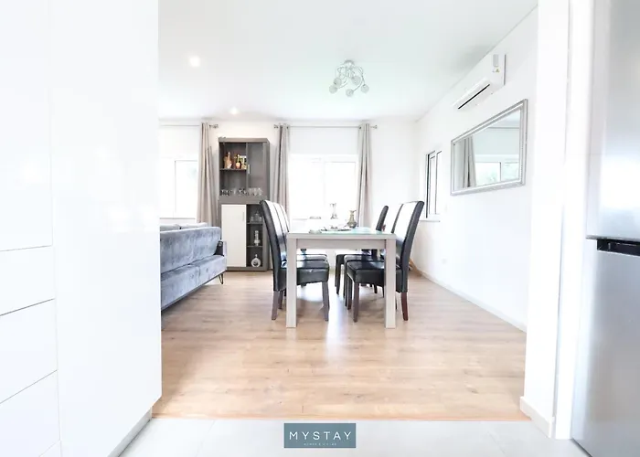 Holiday home Mystay - Casa Do Louro *